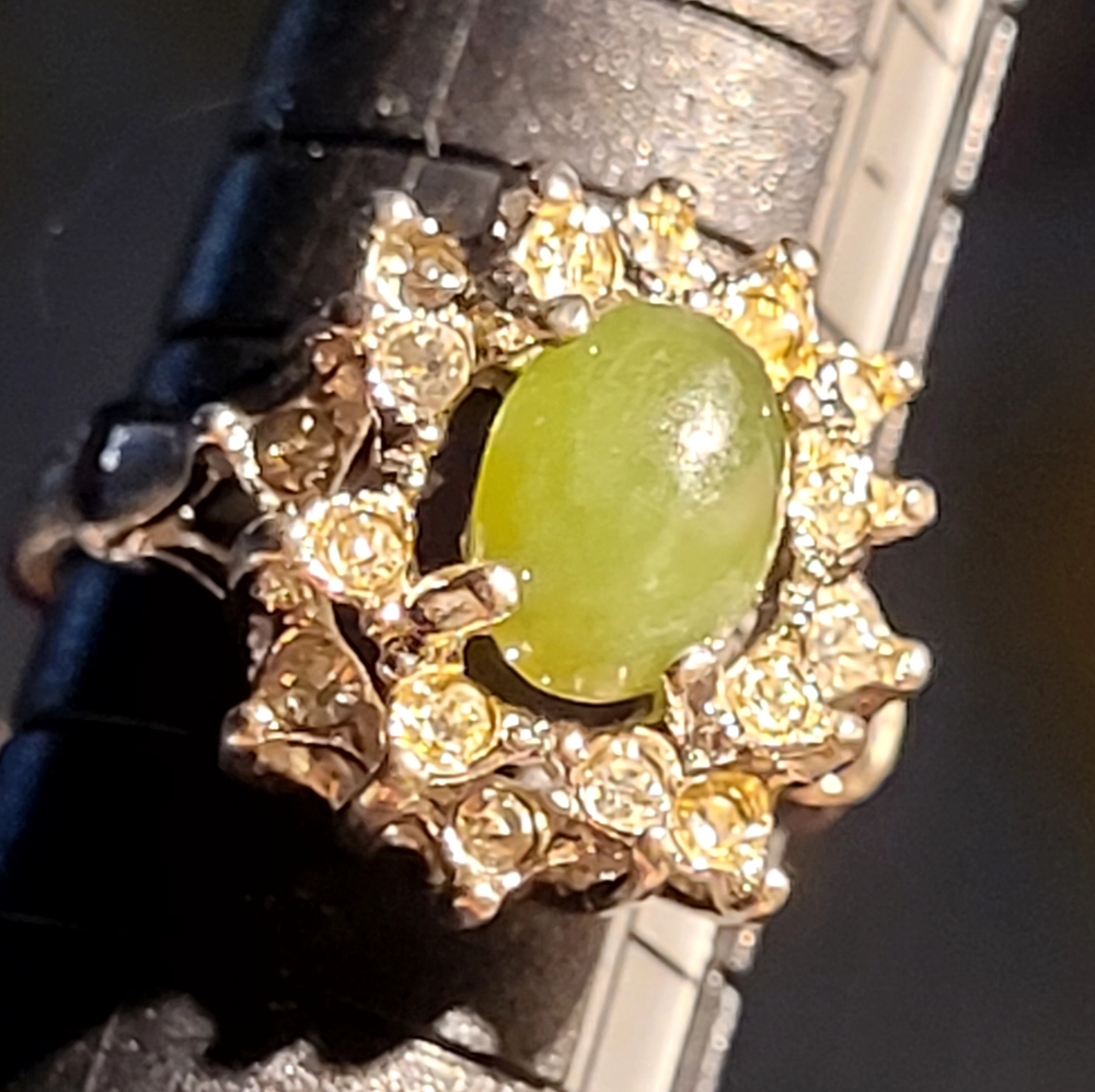 Silver tone Jade Cocktail ring Size 7